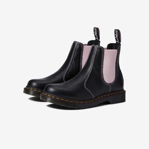 Dr Martens 2976 boot (pink accents and heart studs) - 6 UK // 8 US // 39 EU